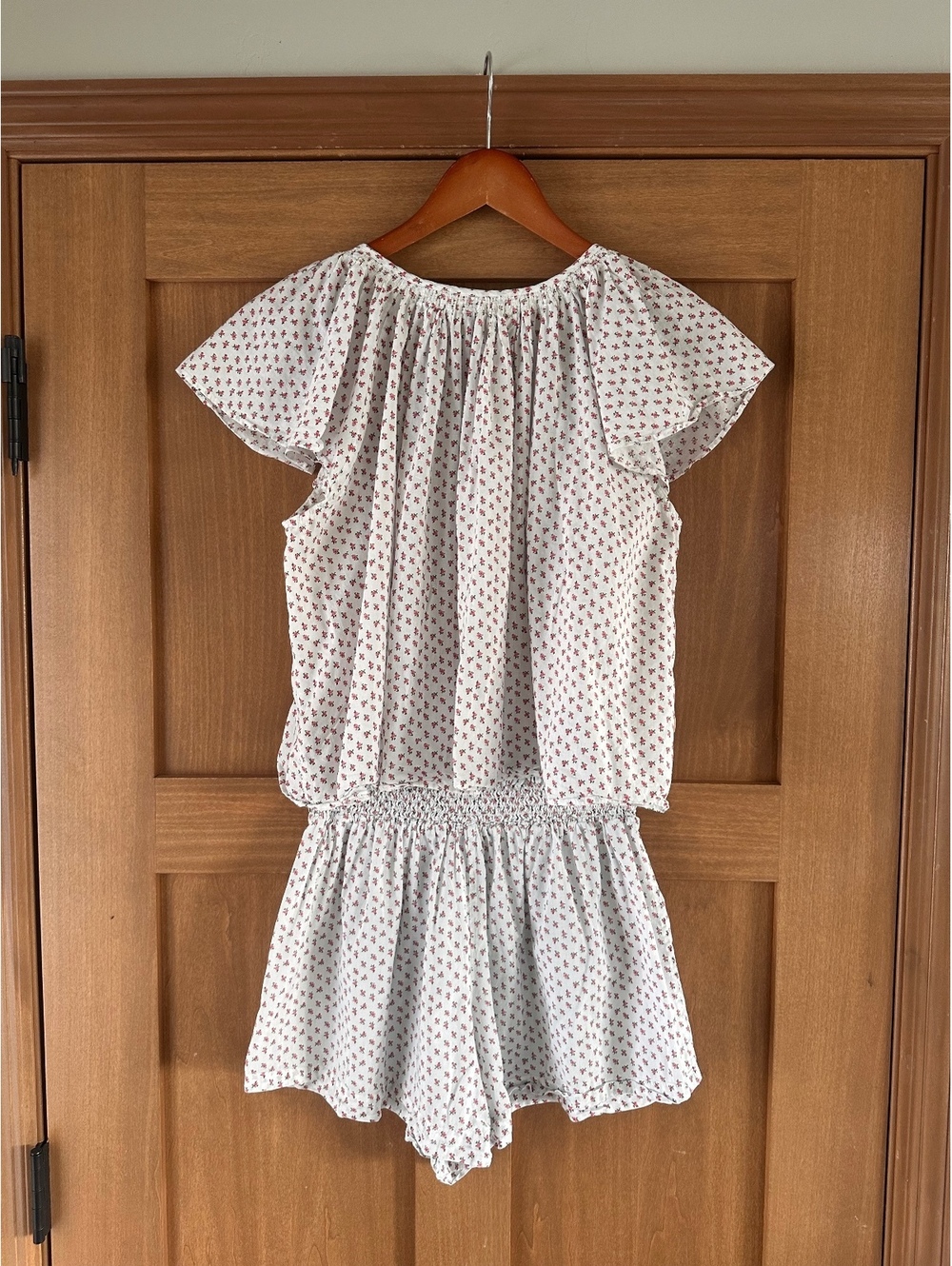Women’s White Floral Ruffled Sleep Set - Picture 6 of 15